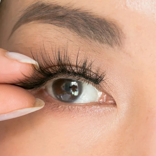 Faux cils
